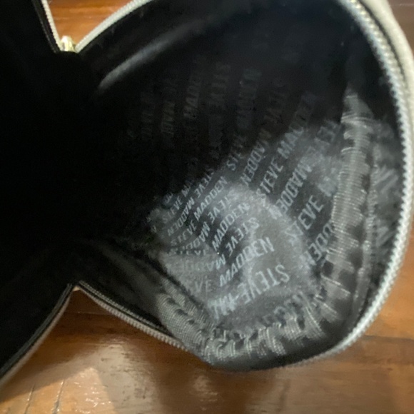 Steve Madden Makeup Pouch - Picture 3 of 12